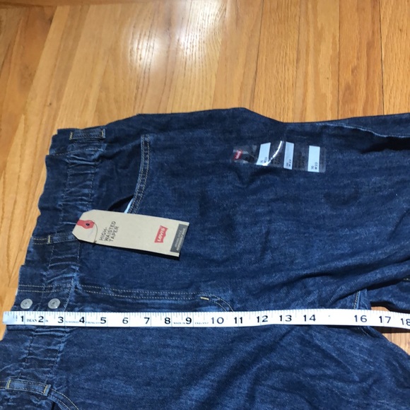New Levi’s High Waisted Taper Jeans - Picture 13 of 13